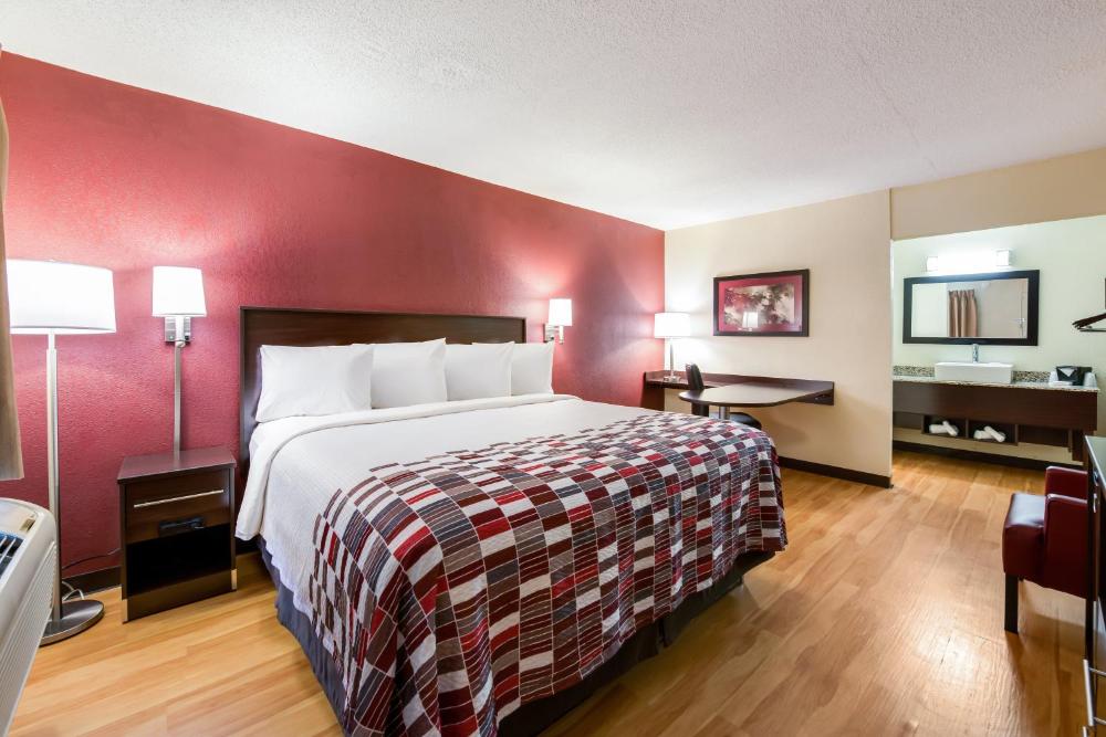 Superior King Room Non-Smoking interior
